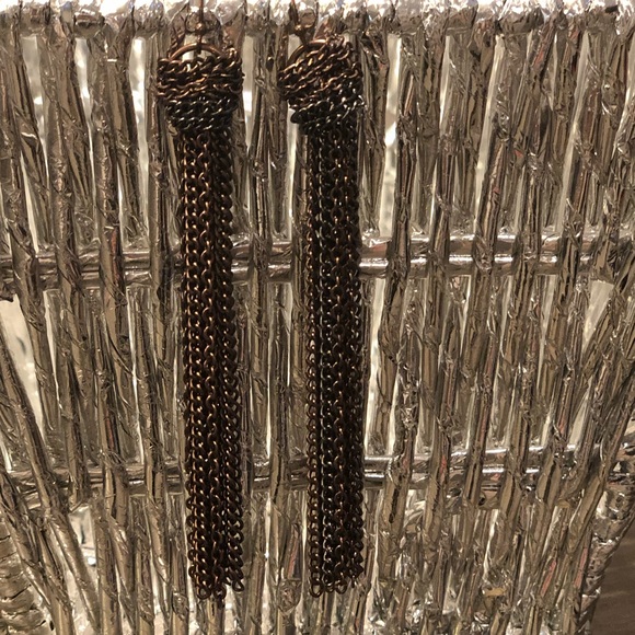 Mixed metals chain tassel statement earrings - Picture 3 of 4